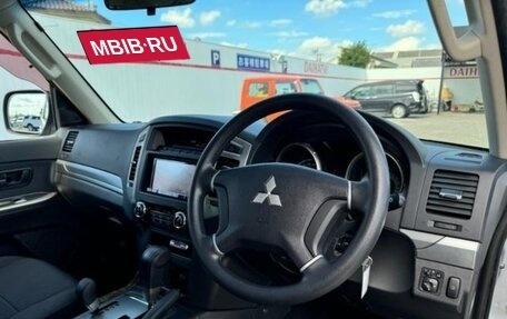 Mitsubishi Pajero IV, 2015 год, 2 790 000 рублей, 9 фотография