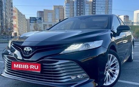 Toyota Camry, 2018 год, 3 000 000 рублей, 1 фотография