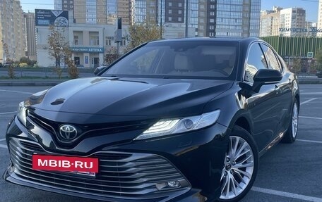 Toyota Camry, 2018 год, 3 000 000 рублей, 2 фотография