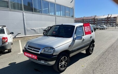 Chevrolet Niva I рестайлинг, 2004 год, 290 000 рублей, 2 фотография