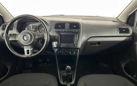 Volkswagen Polo VI (EU Market), 2012 год, 700 000 рублей, 7 фотография