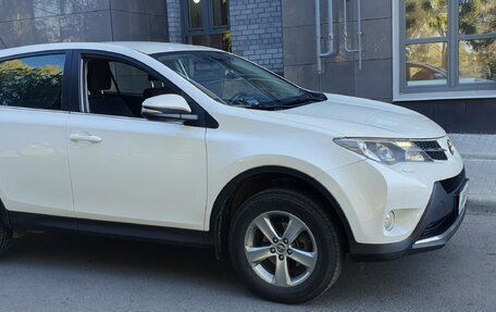 Toyota RAV4, 2015 год, 2 100 000 рублей, 5 фотография