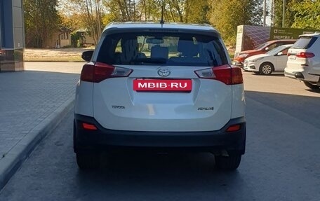 Toyota RAV4, 2015 год, 2 100 000 рублей, 7 фотография