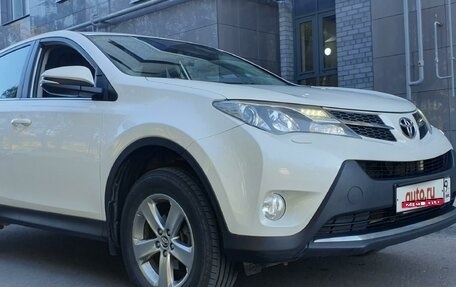 Toyota RAV4, 2015 год, 2 100 000 рублей, 3 фотография