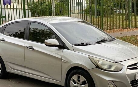 Hyundai Solaris II рестайлинг, 2014 год, 650 000 рублей, 5 фотография