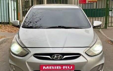 Hyundai Solaris II рестайлинг, 2014 год, 650 000 рублей, 2 фотография