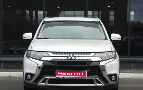 Mitsubishi Outlander III рестайлинг 3, 2020 год, 3 000 000 рублей, 1 фотография