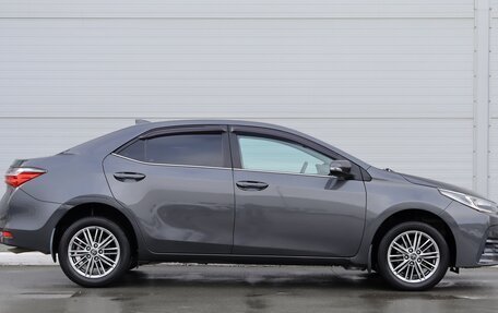 Toyota Corolla, 2018 год, 1 730 000 рублей, 2 фотография