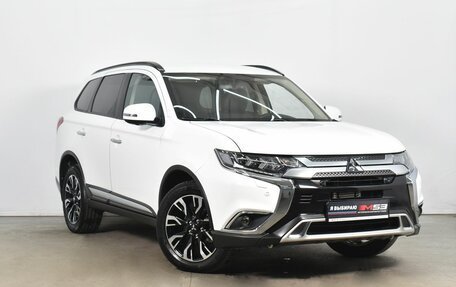 Mitsubishi Outlander III рестайлинг 3, 2021 год, 3 280 995 рублей, 3 фотография