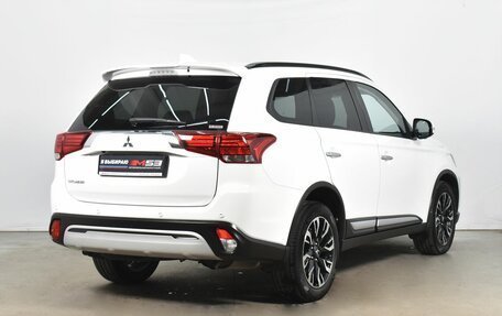 Mitsubishi Outlander III рестайлинг 3, 2021 год, 3 280 995 рублей, 4 фотография