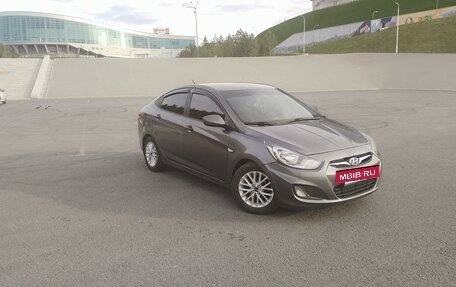 Hyundai Solaris II рестайлинг, 2011 год, 615 000 рублей, 10 фотография