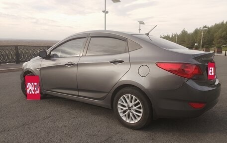 Hyundai Solaris II рестайлинг, 2011 год, 615 000 рублей, 3 фотография