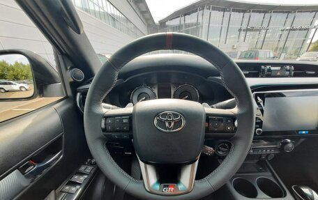 Toyota Hilux VIII, 2024 год, 7 350 000 рублей, 20 фотография