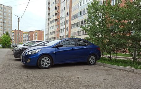 Hyundai Solaris II рестайлинг, 2013 год, 730 000 рублей, 3 фотография