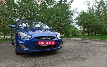 Hyundai Solaris II рестайлинг, 2013 год, 730 000 рублей, 2 фотография