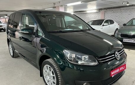 Volkswagen Touran III, 2011 год, 1 050 000 рублей, 3 фотография