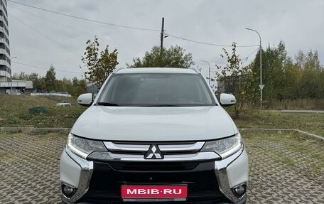 Mitsubishi Outlander III рестайлинг 3, 2015 год, 2 150 000 рублей, 1 фотография