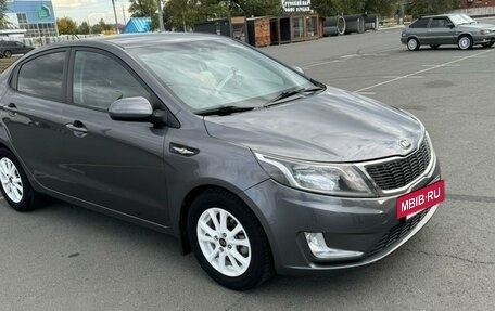 KIA Rio III рестайлинг, 2013 год, 1 050 000 рублей, 2 фотография