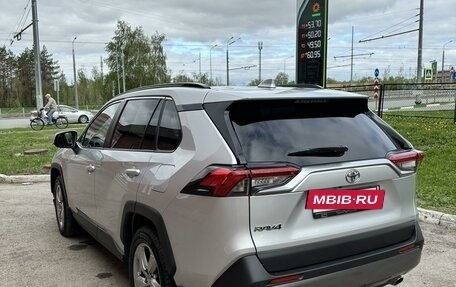 Toyota RAV4, 2019 год, 3 000 000 рублей, 5 фотография