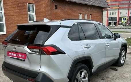 Toyota RAV4, 2019 год, 3 000 000 рублей, 7 фотография