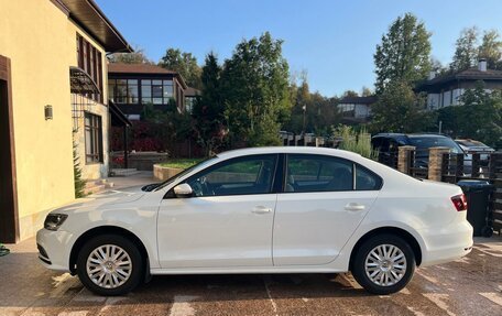 Volkswagen Jetta VI, 2018 год, 1 730 000 рублей, 2 фотография