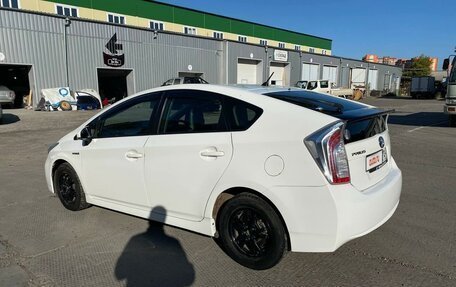 Toyota Prius, 2013 год, 1 450 000 рублей, 6 фотография