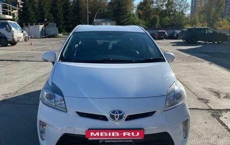 Toyota Prius, 2013 год, 1 450 000 рублей, 2 фотография