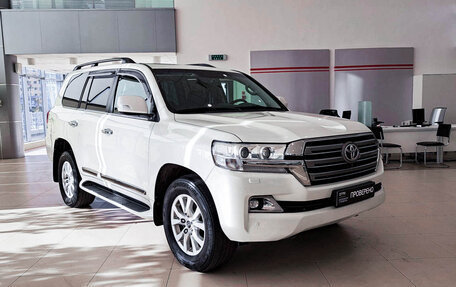 Toyota Land Cruiser 200, 2015 год, 5 757 000 рублей, 3 фотография