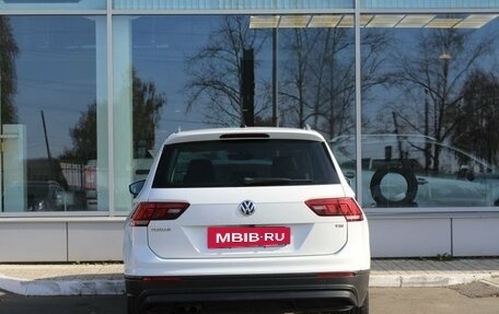 Volkswagen Tiguan II, 2017 год, 2 280 000 рублей, 4 фотография