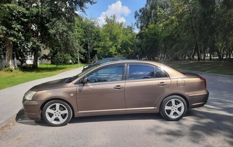 Toyota Avensis III рестайлинг, 2003 год, 1 100 000 рублей, 2 фотография