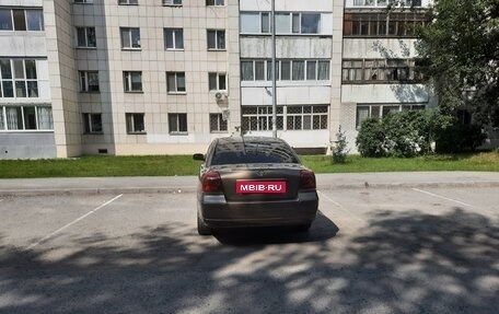 Toyota Avensis III рестайлинг, 2003 год, 1 100 000 рублей, 7 фотография