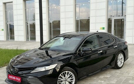 Toyota Camry, 2019 год, 2 890 000 рублей, 1 фотография