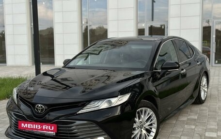 Toyota Camry, 2019 год, 2 890 000 рублей, 3 фотография