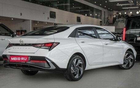 Hyundai Elantra, 2023 год, 2 760 000 рублей, 4 фотография