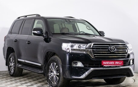 Toyota Land Cruiser 200, 2016 год, 6 499 000 рублей, 3 фотография