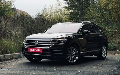 Volkswagen Touareg III, 2018 год, 5 700 000 рублей, 2 фотография