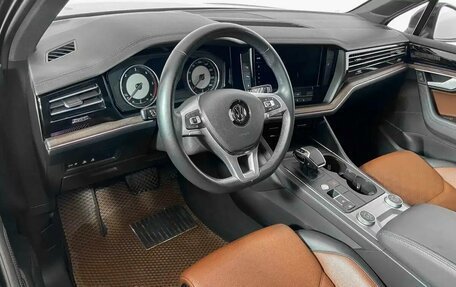 Volkswagen Touareg III, 2018 год, 5 700 000 рублей, 29 фотография