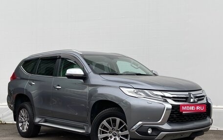 Mitsubishi Pajero Sport III рестайлинг, 2017 год, 3 055 900 рублей, 3 фотография