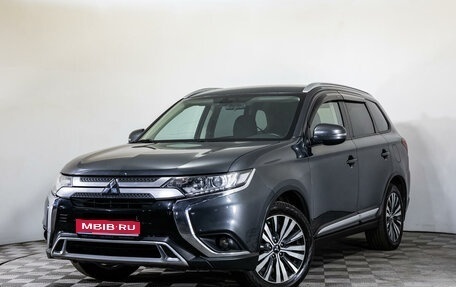 Mitsubishi Outlander III рестайлинг 3, 2019 год, 2 430 000 рублей, 1 фотография