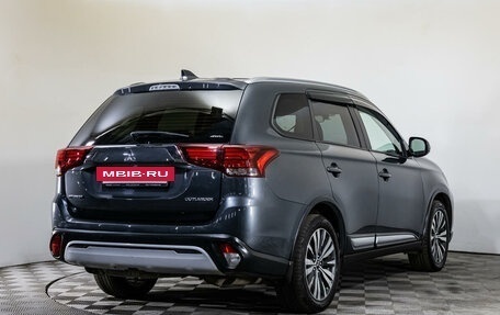 Mitsubishi Outlander III рестайлинг 3, 2019 год, 2 430 000 рублей, 5 фотография