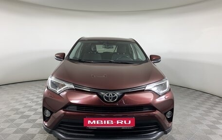 Toyota RAV4, 2018 год, 2 370 000 рублей, 2 фотография