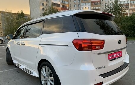 KIA Carnival III, 2019 год, 3 550 000 рублей, 9 фотография