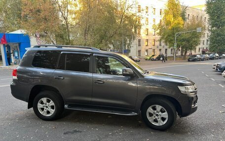 Toyota Land Cruiser 200, 2019 год, 7 170 000 рублей, 3 фотография