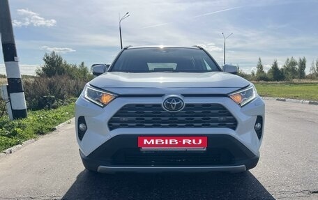 Toyota RAV4, 2020 год, 3 690 000 рублей, 2 фотография