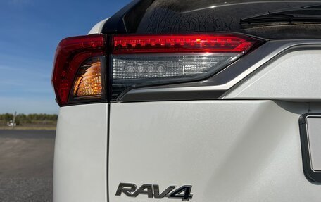 Toyota RAV4, 2020 год, 3 690 000 рублей, 10 фотография