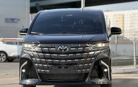 Toyota Alphard, 2024 год, 17 700 000 рублей, 2 фотография