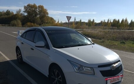 Chevrolet Cruze II, 2011 год, 900 000 рублей, 8 фотография