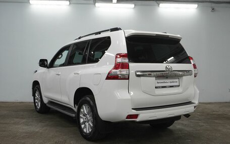 Toyota Land Cruiser Prado 150 рестайлинг 2, 2015 год, 4 900 000 рублей, 6 фотография