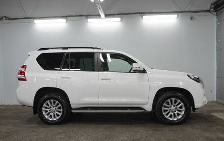 Toyota Land Cruiser Prado 150 рестайлинг 2, 2015 год, 4 900 000 рублей, 4 фотография