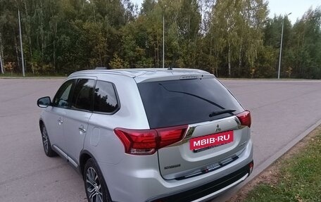 Mitsubishi Outlander III рестайлинг 3, 2016 год, 2 169 000 рублей, 4 фотография